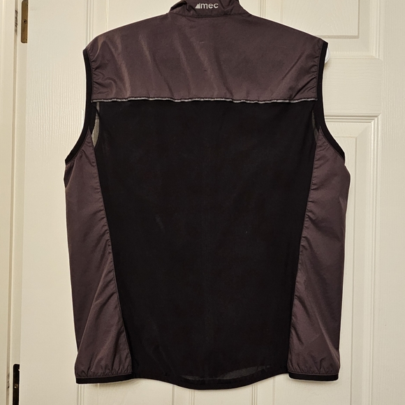 MEC joggers vest - Picture 5 of 6